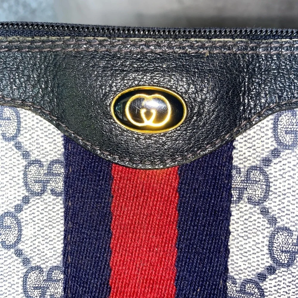 Authentic Gucci Vintage Accessory Collection Bag - Picture 3 of 8